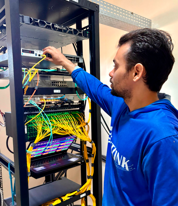 Profissional em rack de redes